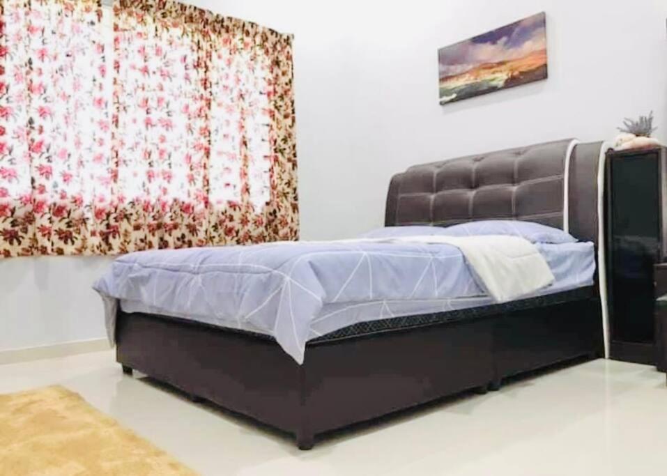 Kundang Villa @ Tasik Biru - 3 Bedrooms Bungalow Rawang Kültér fotó